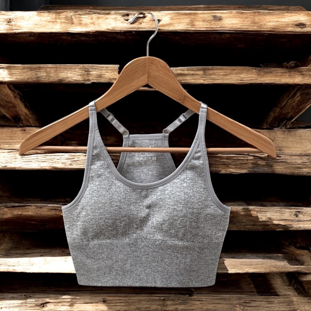 NWT Women’s Grey Racerback Sports Bra with Adjustable Straps! Small